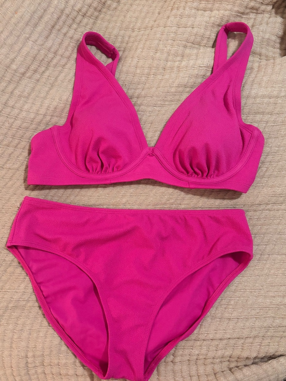 Pink Underwire Bikini Set - Vibrant Hot Pink Two-Piece Swimwear
